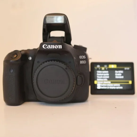 Canon 80D Semi Pro 24MP DSLR Camera Travel Photography WiFi HD Video Flip Screen - Picture 4 of 16